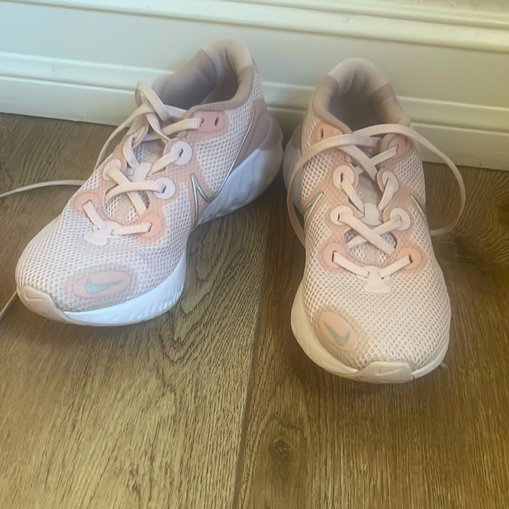 Pink Nike renew run running sneakers size 9.5 practically brand new